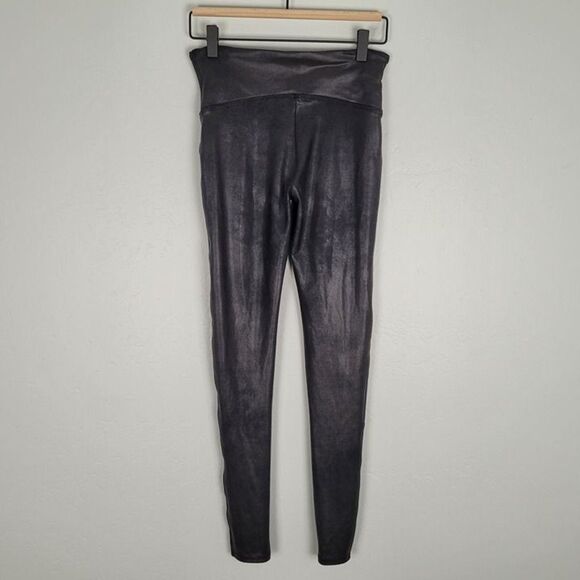 Spanx Size M Faux Leather Leggings Shaping Black - Picture 3 of 12